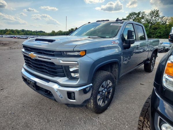 2024 CHEVROLET SILVERADO LT