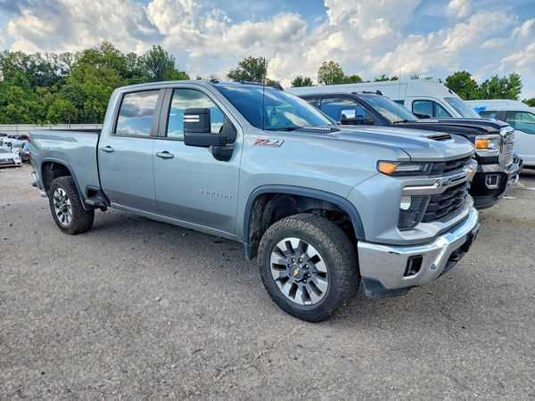 2024 CHEVROLET SILVERADO LT