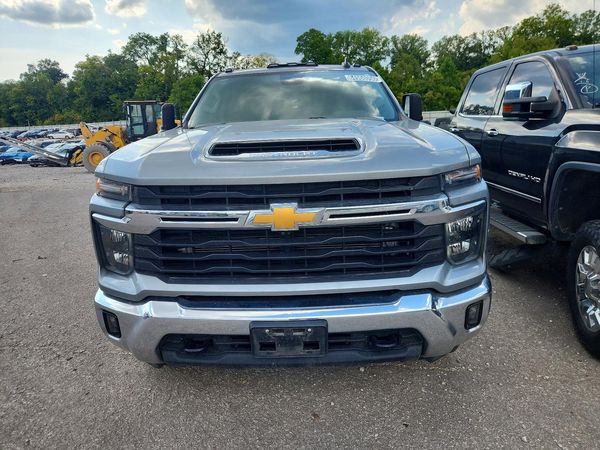 2024 CHEVROLET SILVERADO LT