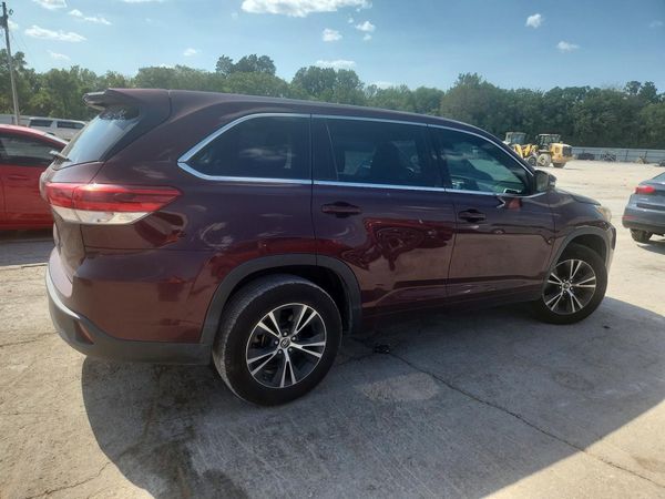 2018 TOYOTA HIGHLANDER LE/LE Plus