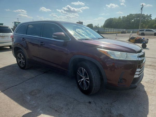 2018 TOYOTA HIGHLANDER LE/LE Plus