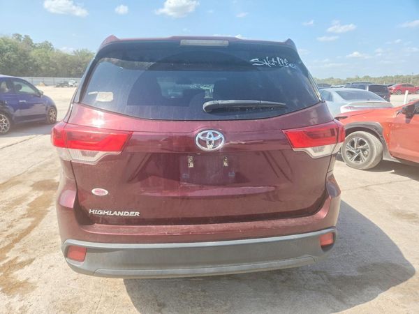 2018 TOYOTA HIGHLANDER LE/LE Plus