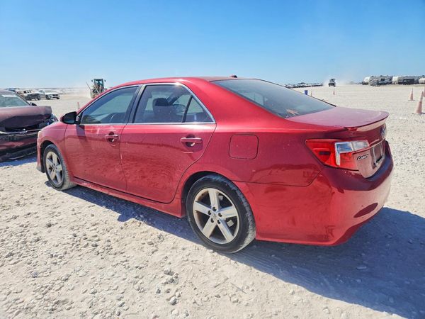 2014 TOYOTA CAMRY