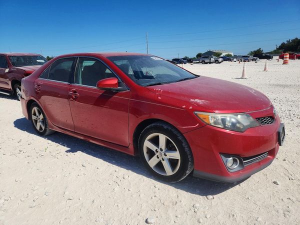 2014 TOYOTA CAMRY