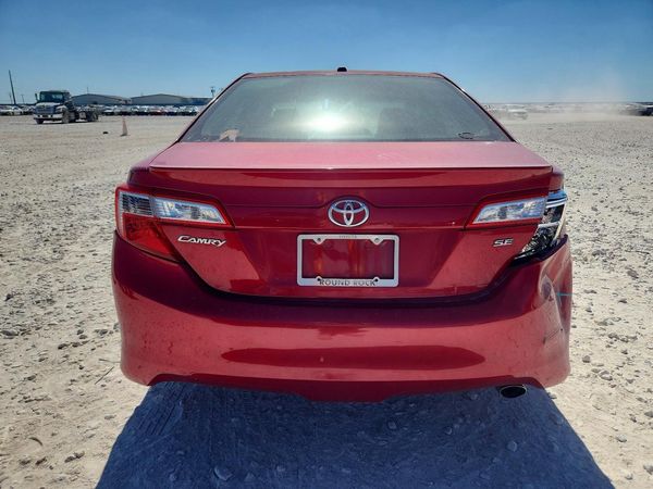 2014 TOYOTA CAMRY
