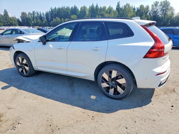 2024 VOLVO XC60 Plus Dark