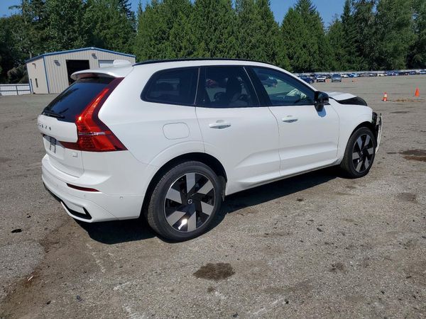 2024 VOLVO XC60 Plus Dark