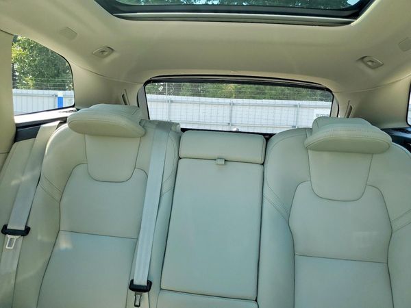 2024 VOLVO XC60 Plus Dark