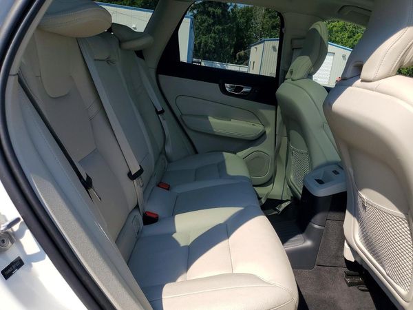 2024 VOLVO XC60 Plus Dark