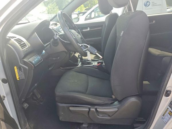 2014 KIA SORENTO Base/ LX