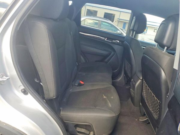 2014 KIA SORENTO Base/ LX