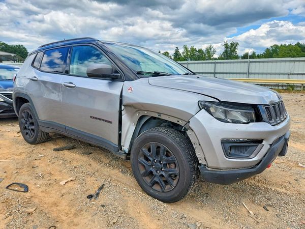 2019 JEEP COMPASS Trailhawk — Passenger 3/4