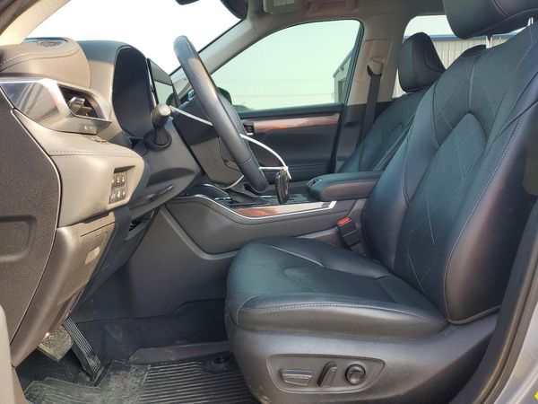 2022 TOYOTA HIGHLANDER