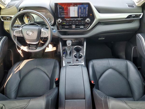 2022 TOYOTA HIGHLANDER