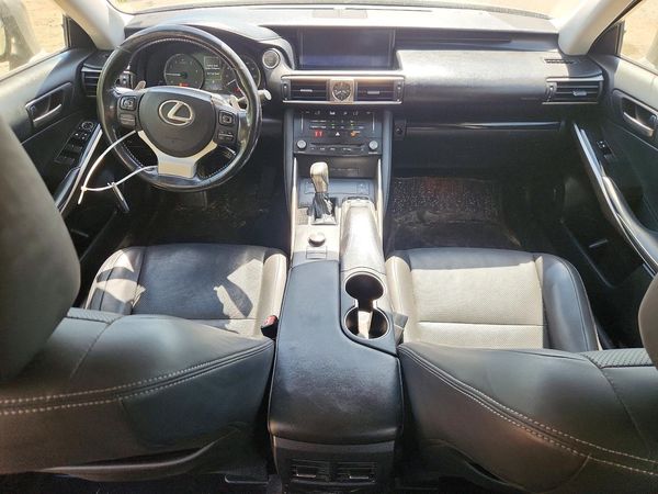 2018 LEXUS IS 300