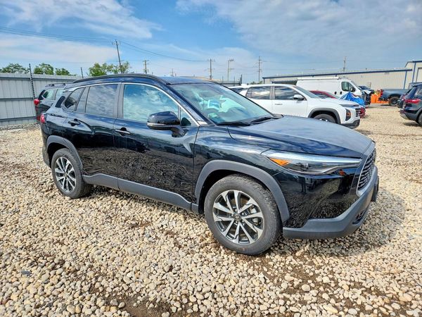 2022 TOYOTA COROLLA CROSS XLE