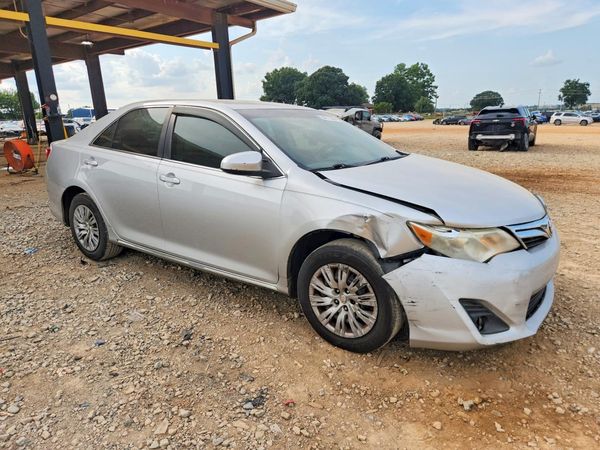 2014 TOYOTA CAMRY