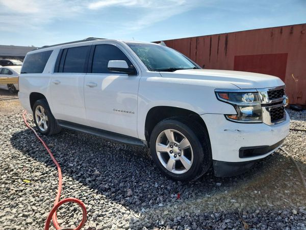 2016 CHEVROLET SUBURBAN LT — Passenger 3/4