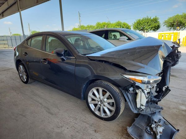 2017 MAZDA 3 Touring — Passenger 3/4
