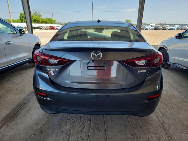 2017 MAZDA 3 Touring — DIRR