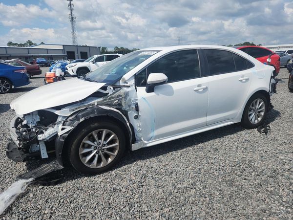 2022 TOYOTA COROLLA XLE