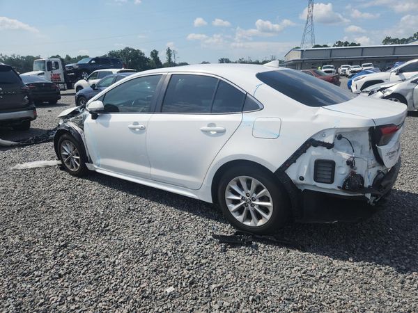 2022 TOYOTA COROLLA XLE