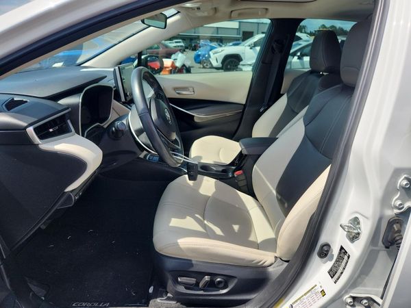 2022 TOYOTA COROLLA XLE