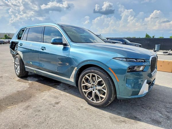 2025 BMW X7 xDrive40i