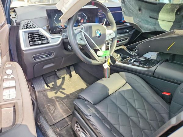 2025 BMW X7 xDrive40i