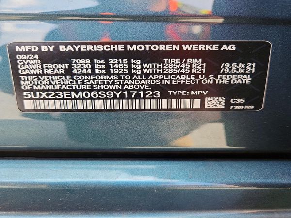 2025 BMW X7 xDrive40i