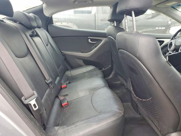2015 HYUNDAI ELANTRA GLS(Middle)