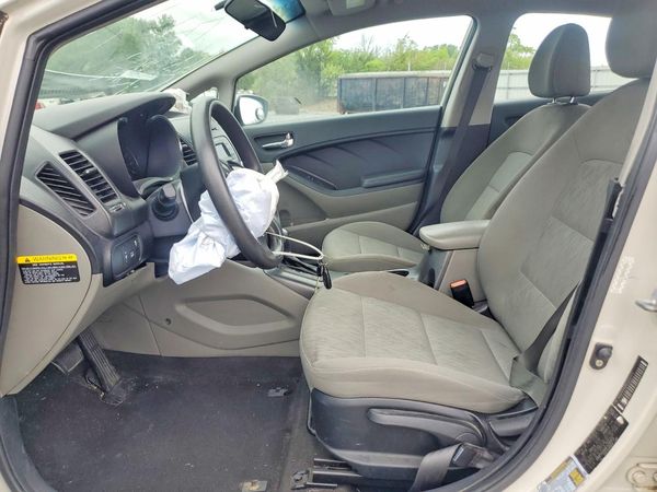2015 KIA FORTE 4D GL(Middle-low grade)