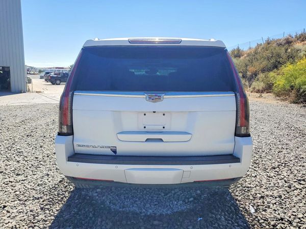 2016 CADILLAC ESCALADE Platinum