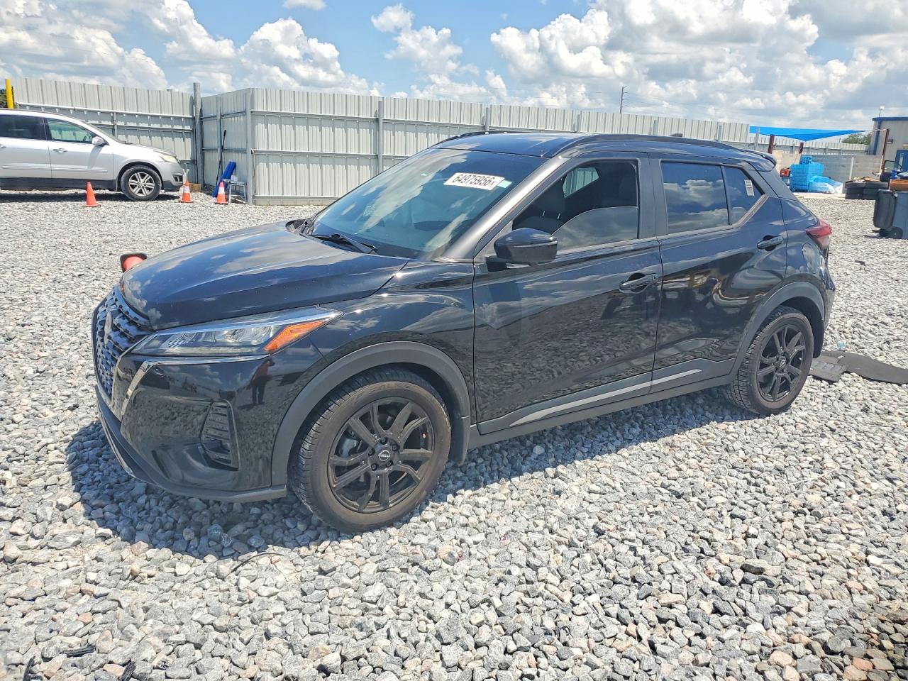 2022 NISSAN KICKS