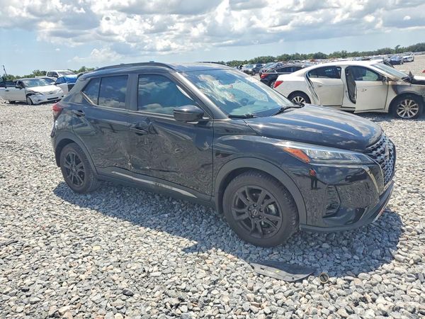 2022 NISSAN KICKS