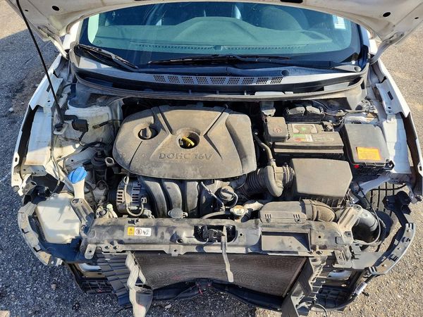 2015 HYUNDAI ELANTRA