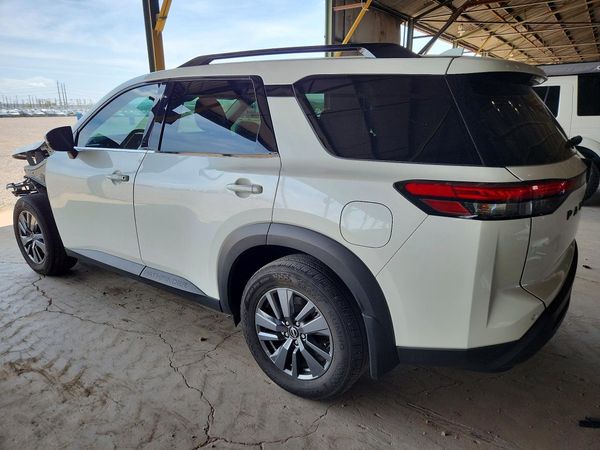 2024 NISSAN PATHFINDER SV