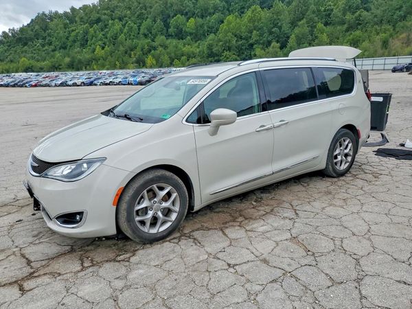 2019 CHRYSLER PACIFICA Touring L Plus