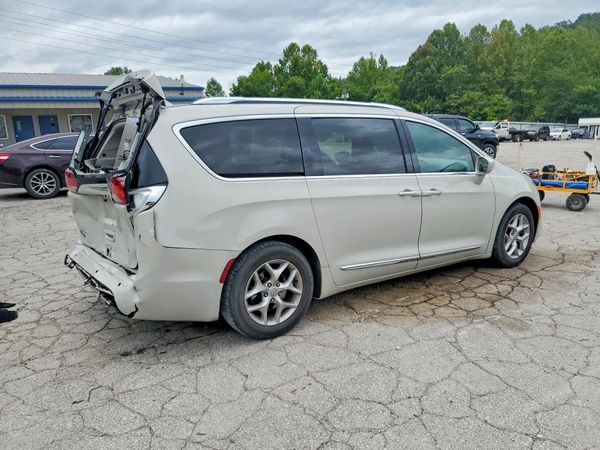 2019 CHRYSLER PACIFICA Touring L Plus