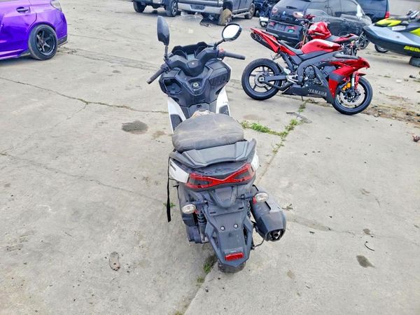 2021 KYMCO USA INC X-TOWN 300