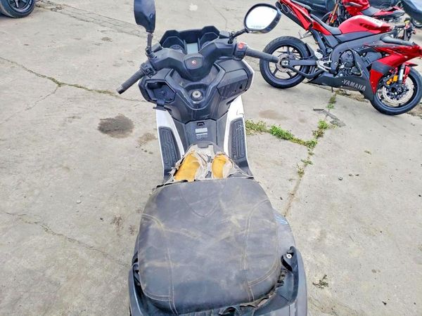 2021 KYMCO USA INC X-TOWN 300