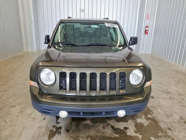 2015 JEEP PARTROIT Sport