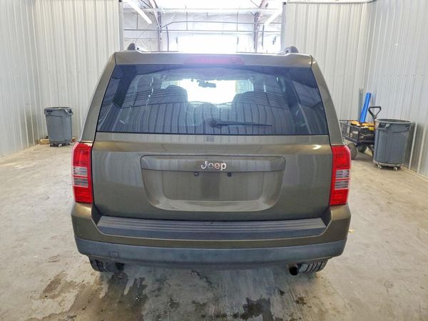 2015 JEEP PARTROIT Sport