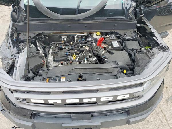 2021 FORD BRONCO Big Bend — Engine bay