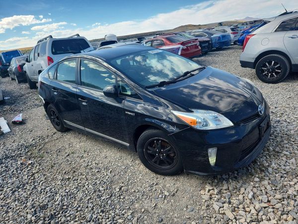 2014 TOYOTA PRIUS