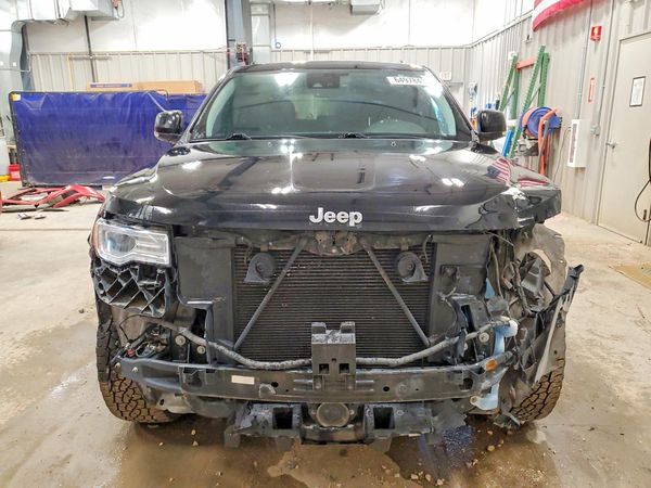 2017 JEEP GRAND CHEROKEE Summit