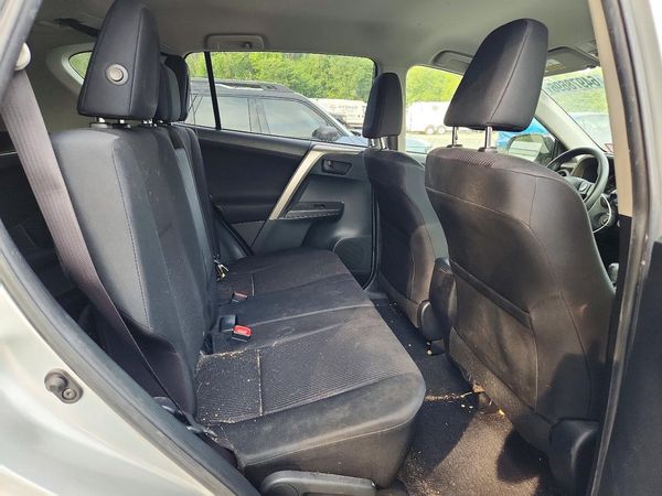 2015 TOYOTA RAV4 LE (X Grade)