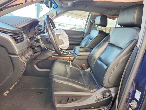 2019 CHEVROLET SUBURBAN LT — DENT