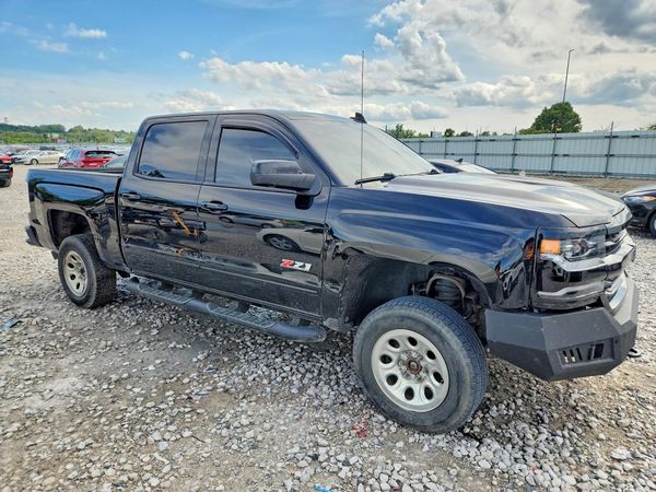 2017 CHEVROLET SILVERADO LTZ — Passenger 3/4