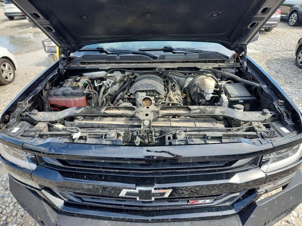 2017 CHEVROLET SILVERADO LTZ — Engine bay
